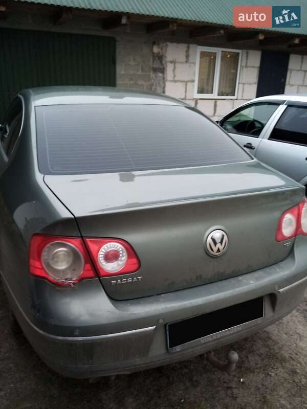 Седан Volkswagen Passat 2005 в Луцке