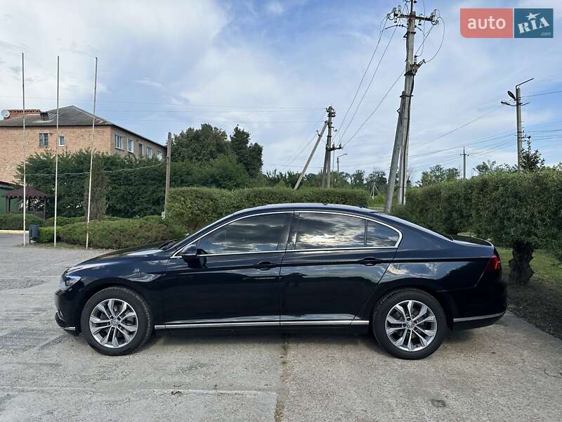 Седан Volkswagen Passat 2016 в Києві