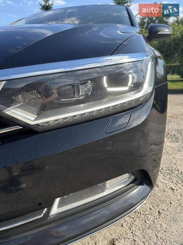 Седан Volkswagen Passat 2016 в Києві