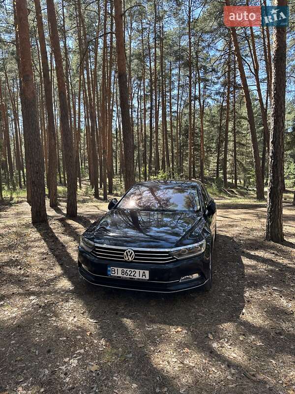 Седан Volkswagen Passat 2016 в Києві