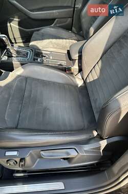 Седан Volkswagen Passat 2016 в Киеве