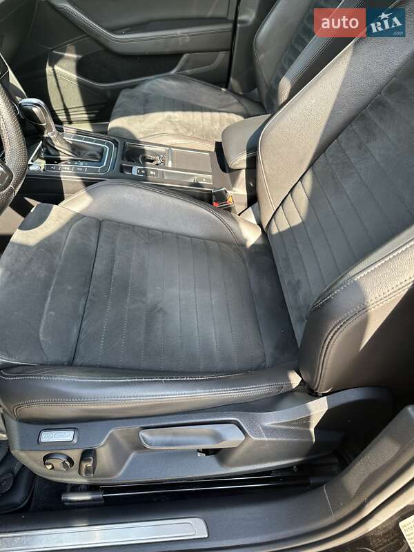 Седан Volkswagen Passat 2016 в Києві