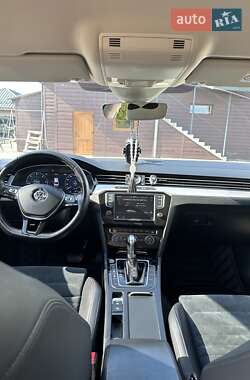 Седан Volkswagen Passat 2016 в Киеве
