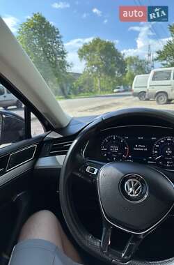 Седан Volkswagen Passat 2016 в Киеве