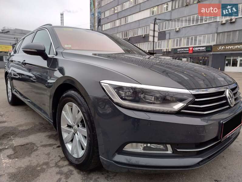 Универсал Volkswagen Passat 2019 в Киеве фото 12 Универсал Volkswagen Passat 2019 в Киеве