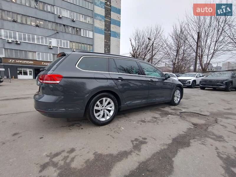 Универсал Volkswagen Passat 2019 в Киеве фото 16 Универсал Volkswagen Passat 2019 в Киеве