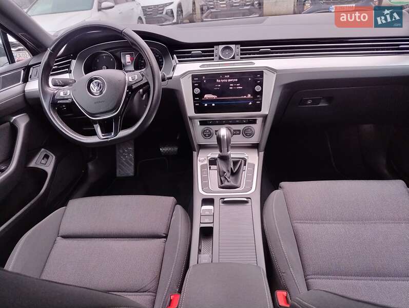 Универсал Volkswagen Passat 2019 в Киеве фото 31 Универсал Volkswagen Passat 2019 в Киеве