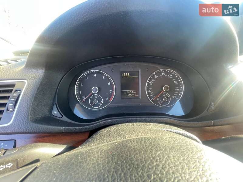 Седан Volkswagen Passat 2012 в Киеве