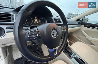 Седан Volkswagen Passat 2014 в Киеве