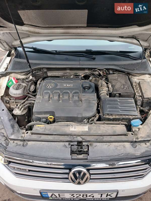 Універсал Volkswagen Passat 2016 в Дніпрі