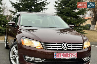 Седан Volkswagen Passat 2013 в Киеве