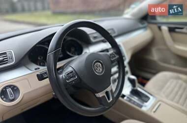 Универсал Volkswagen Passat 2012 в Ровно