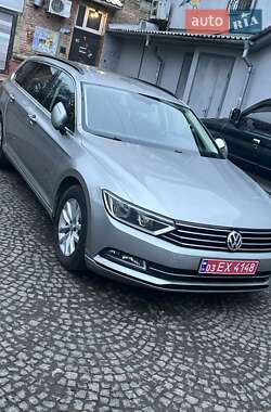 Універсал Volkswagen Passat 2015 в Рівному