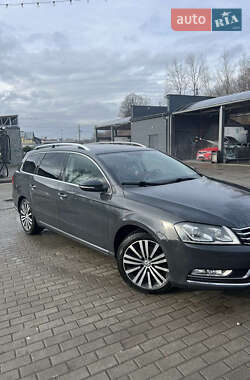 Універсал Volkswagen Passat 2011 в Тячеві