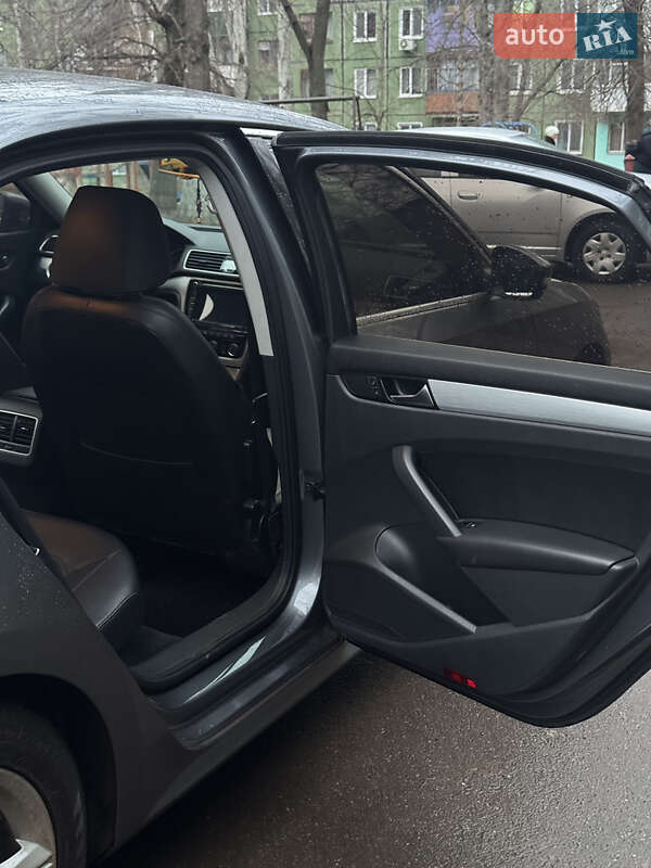 Седан Volkswagen Passat 2013 в Кривом Роге