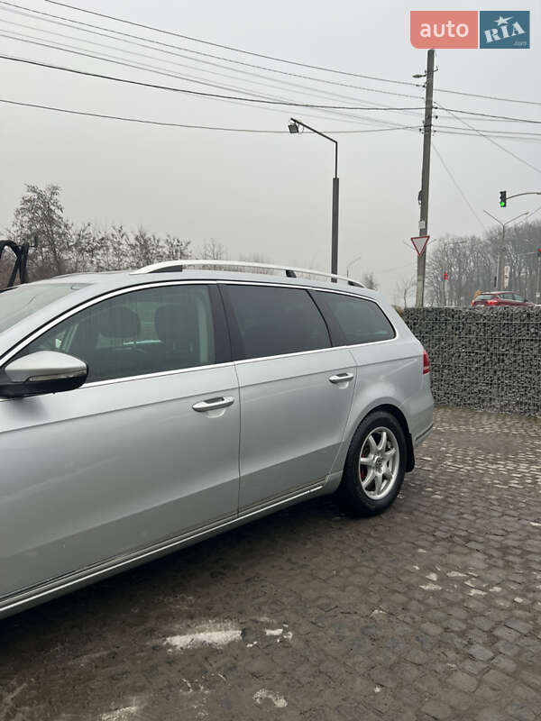 Універсал Volkswagen Passat 2011 в Львові