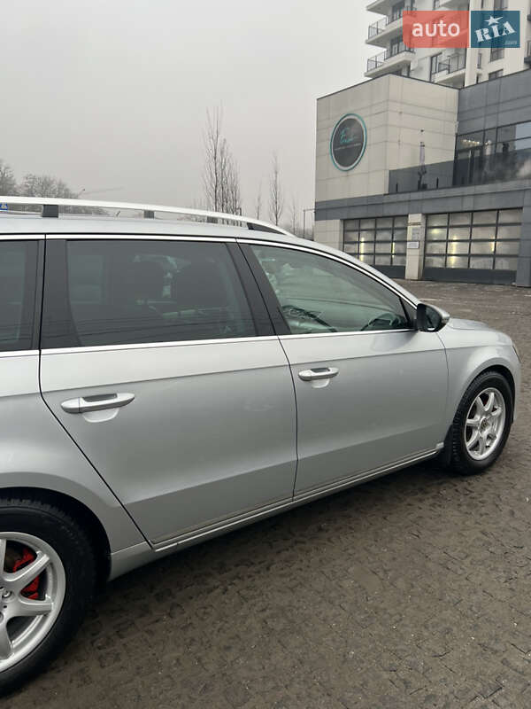 Універсал Volkswagen Passat 2011 в Львові