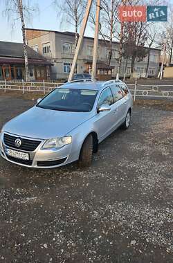 Універсал Volkswagen Passat 2009 в Чернівцях