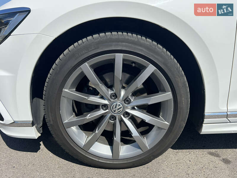 Універсал Volkswagen Passat 2019 в Рівному