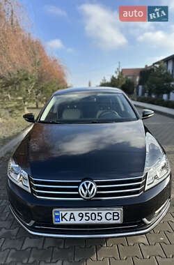 Седан Volkswagen Passat 2011 в Луцьку