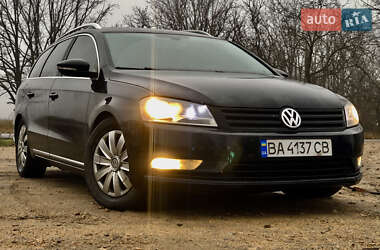 Універсал Volkswagen Passat 2011 в Братському