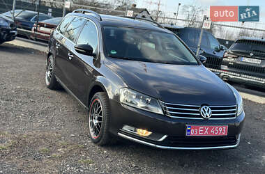 Універсал Volkswagen Passat 2010 в Луцьку