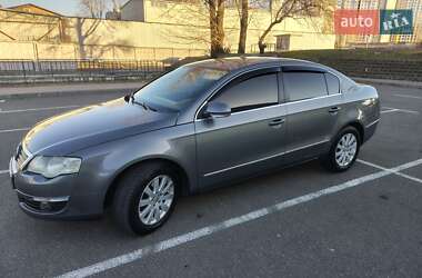 Седан Volkswagen Passat 2007 в Києві