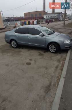 Седан Volkswagen Passat 2010 в Звягеле