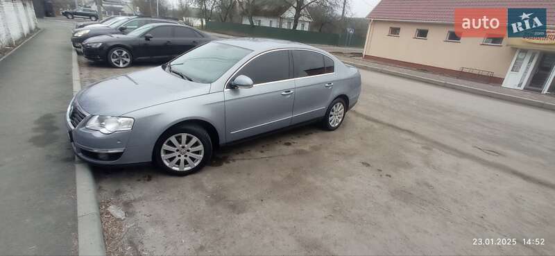 Седан Volkswagen Passat 2010 в Звягеле