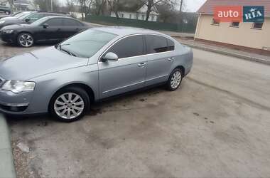 Седан Volkswagen Passat 2010 в Звягеле