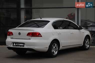 Седан Volkswagen Passat 2011 в Харькове