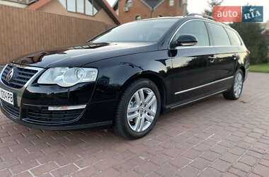 Универсал Volkswagen Passat 2009 в Киеве