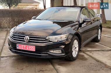 Седан Volkswagen Passat 2020 в Стрые