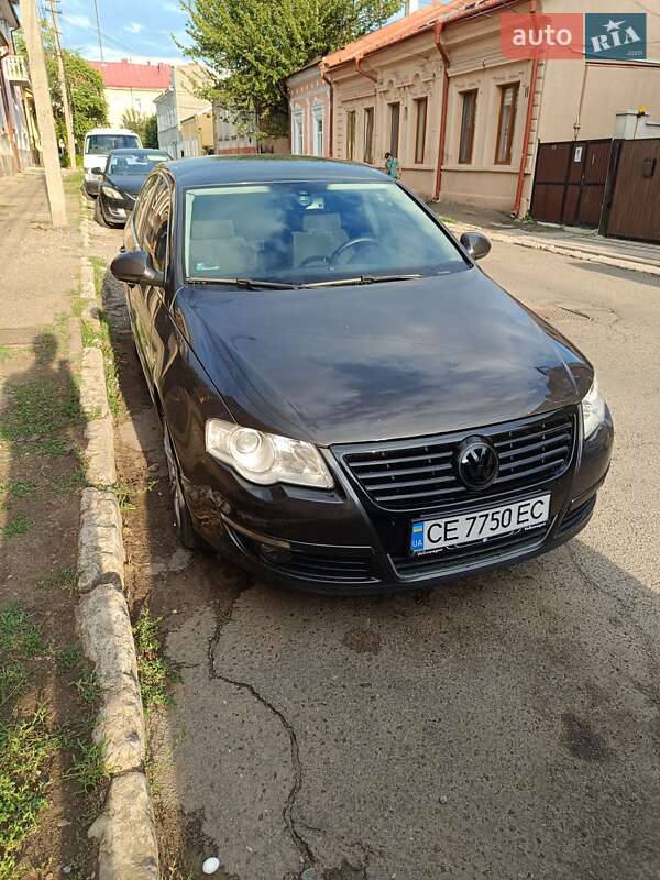 Седан Volkswagen Passat 2005 в Чернівцях