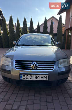 Седан Volkswagen Passat 2001 в Мостиській