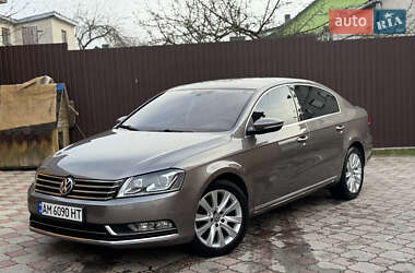 Седан Volkswagen Passat 2011 в Рівному