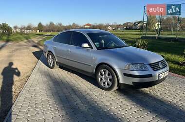 Седан Volkswagen Passat 2003 в Старому Самборі