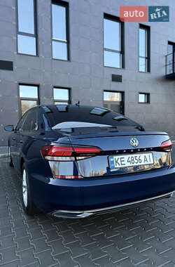 Седан Volkswagen Passat 2020 в Днепре