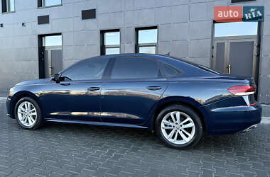 Седан Volkswagen Passat 2020 в Днепре