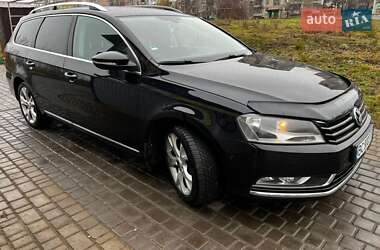 Універсал Volkswagen Passat 2011 в Кропивницькому