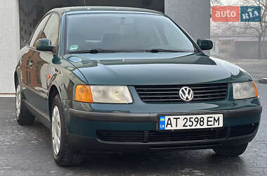 Седан Volkswagen Passat 1997 в Запорожье