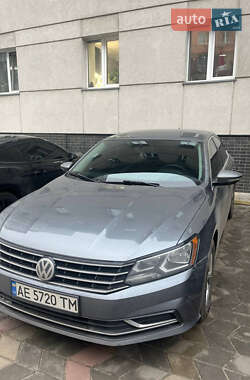 Седан Volkswagen Passat 2016 в Дніпрі