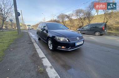 Універсал Volkswagen Passat 2011 в Кам'янці-Бузькій