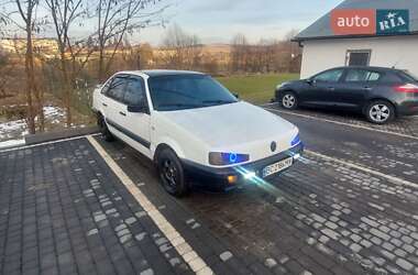 Седан Volkswagen Passat 1988 в Бібрці