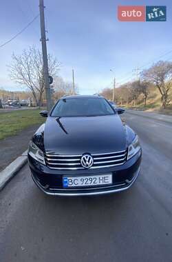 Універсал Volkswagen Passat 2011 в Кам'янці-Бузькій