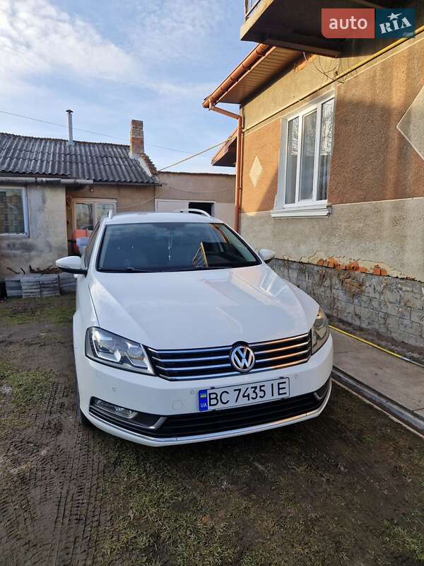 Універсал Volkswagen Passat 2011 в Львові