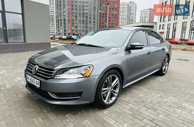 Седан Volkswagen Passat 2013 в Києві