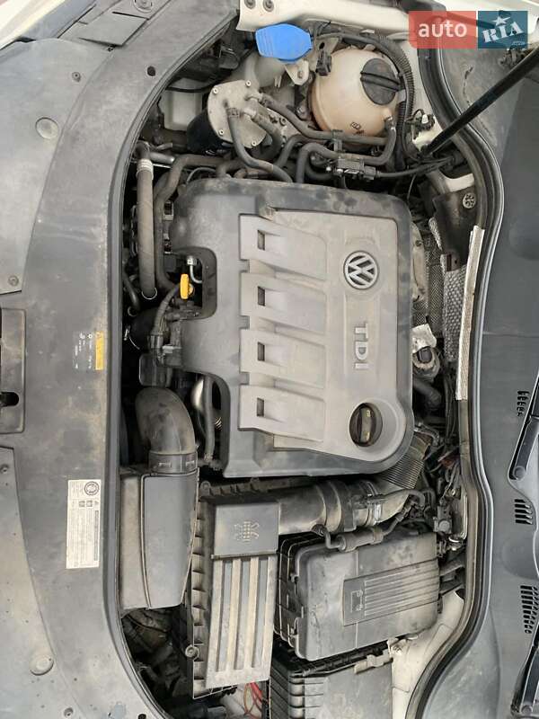 Седан Volkswagen Passat 2014 в Мукачевому