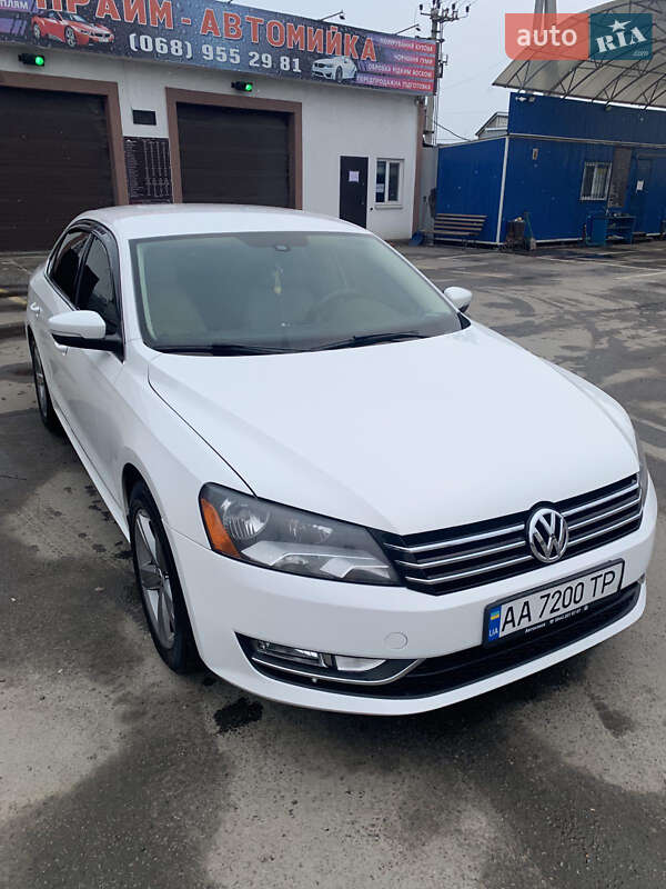 Седан Volkswagen Passat 2015 в Києві