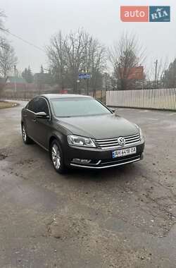 Седан Volkswagen Passat 2012 в Харкові